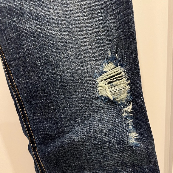 Low rise Hollister brand distressed skinny Jean - Picture 6 of 14